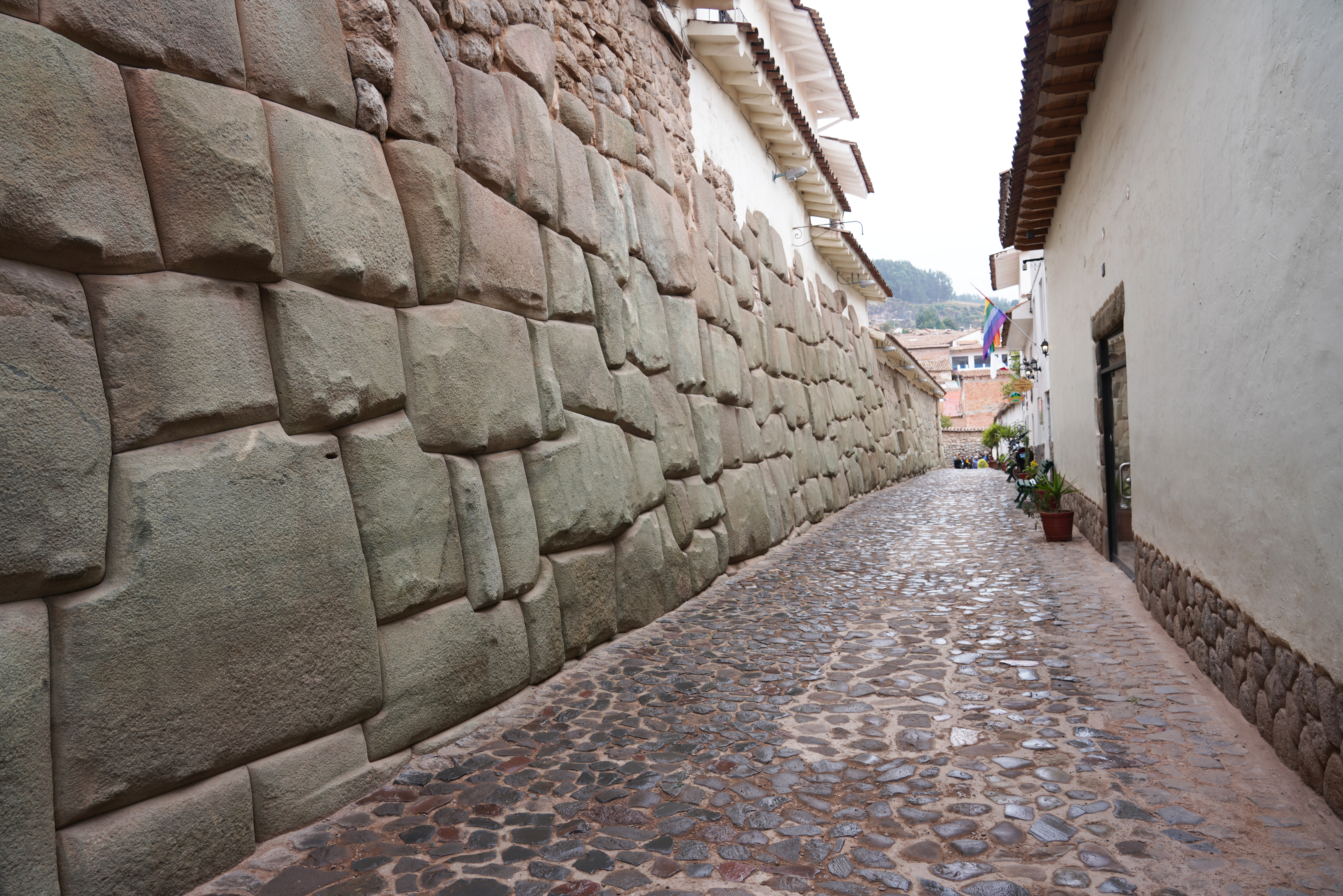 クスコ 標高3 400ｍの古都 堅固な石壁の魅力とお勧めグルメ ホテルを紹介 クスコ Trieat