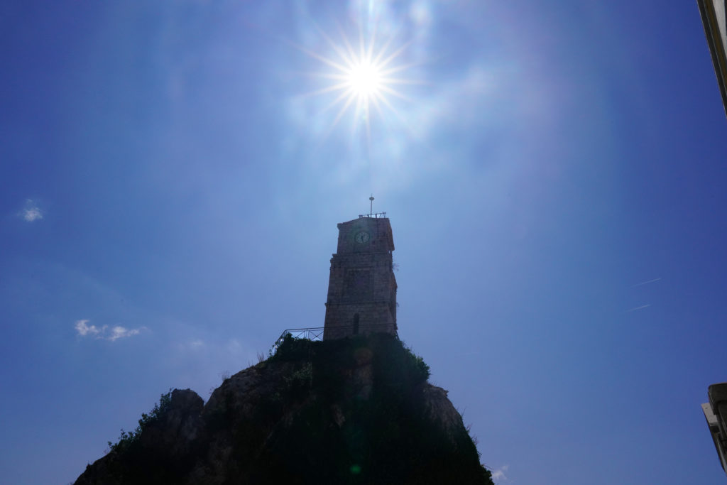 アラホヴァ パルナッソス山の麓 時計と共にある山間の可愛い街 アラホヴァ Trieat