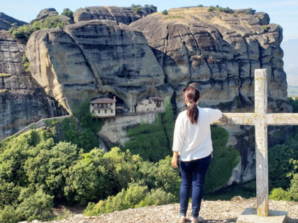 【イパパンティ修道院】断崖絶壁の中に建つ隠された修道院！ | メテオラ